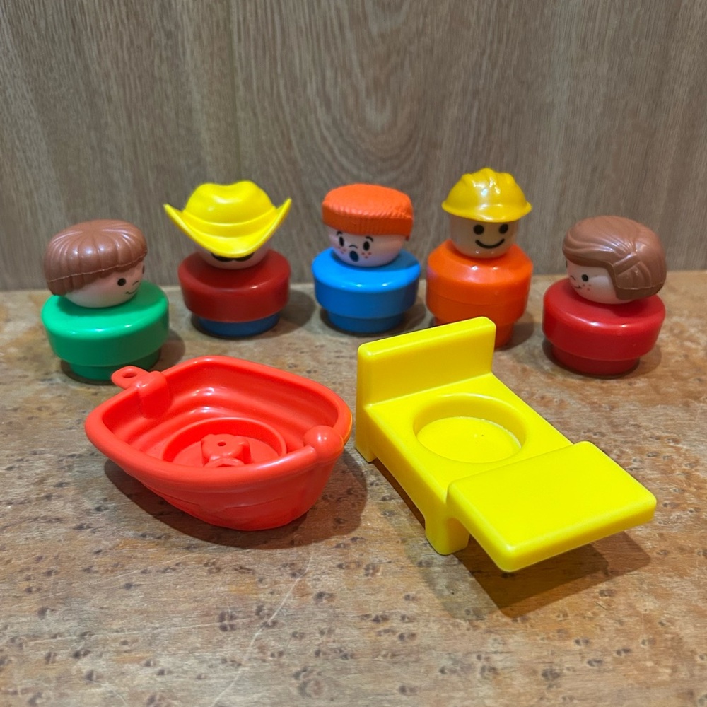 Vintage Fisher Price Chunky Little People 1990s Lot Of 7 Plus Desk & Boat